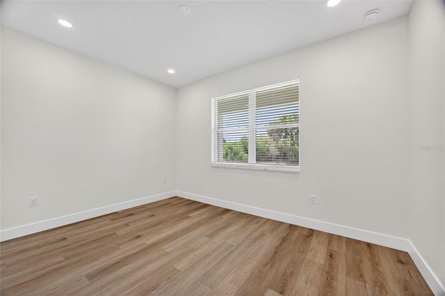 Spacious, unfurnished interior of a new home in , Rotonda West (Image 29).