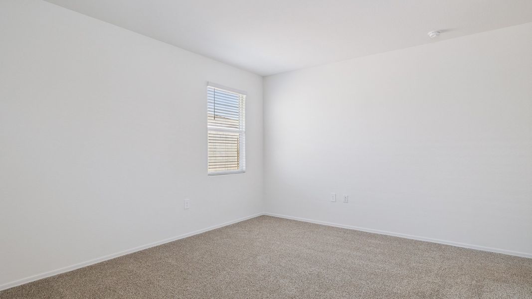 Spacious, unfurnished interior of a new home in Rio Rancho Estates, Wittmann (Image 26).