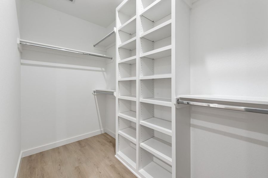 Spacious, unfurnished interior of a new home in , Anderson (Image 34).