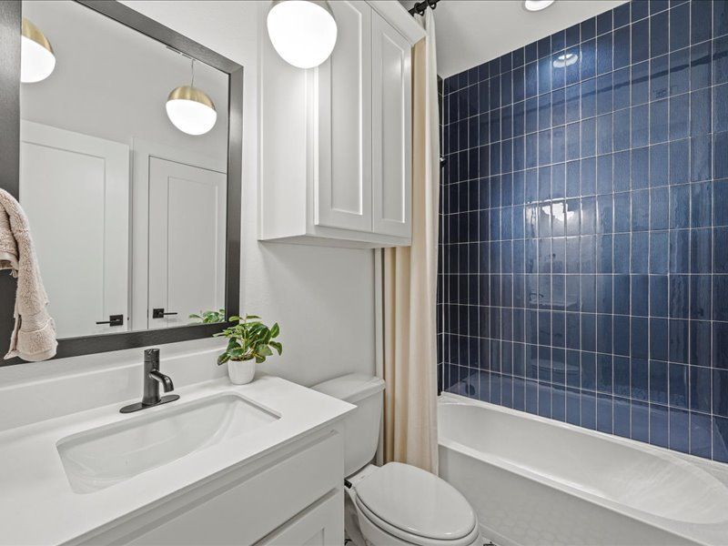 Furnished interior view inside a new home in Nelson Lake Estates, Rockwall (Image 38).