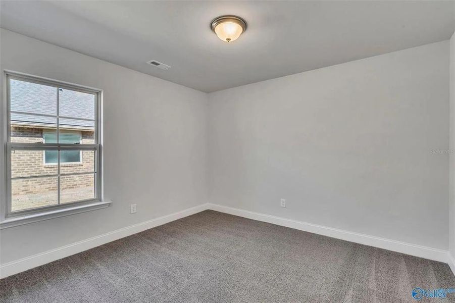 Spacious, unfurnished interior of a new home in Kirkland Farms, Alachua (Image 16).