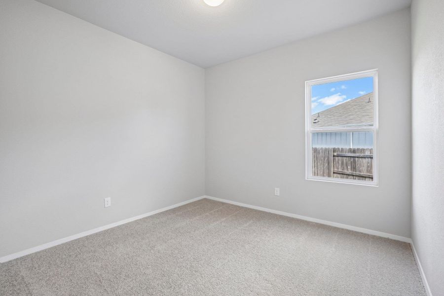 Spacious, unfurnished interior of a new home in Cloverleaf, Austin (Image 19).