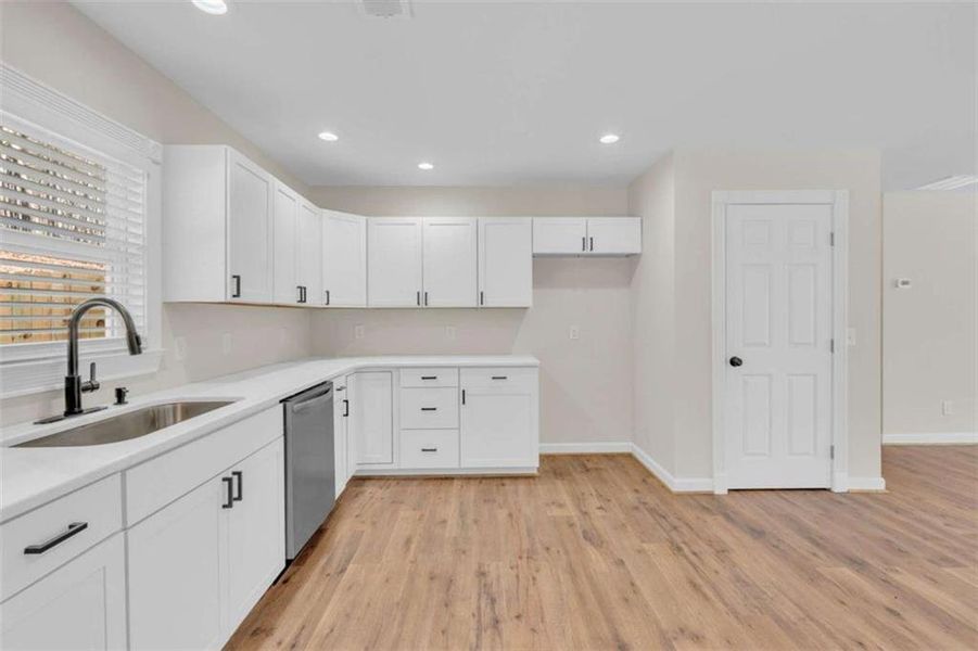 Furnished interior view inside a new home in , Temple (Image 7).