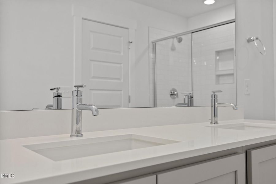 Primary Bath - Sonny & Cher Interior