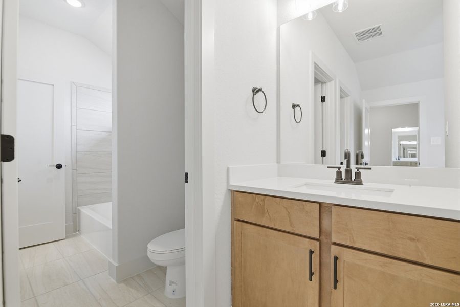 Furnished interior view inside a new home in Haby Hill 50s, San Antonio (Image 8).