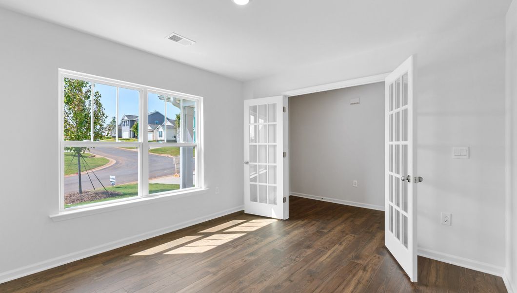 Spacious, unfurnished interior of a new home in Harrier Point, Woodruff (Image 16).
