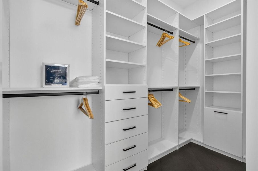 Bedroom 4 closet Bedroom 4 closet