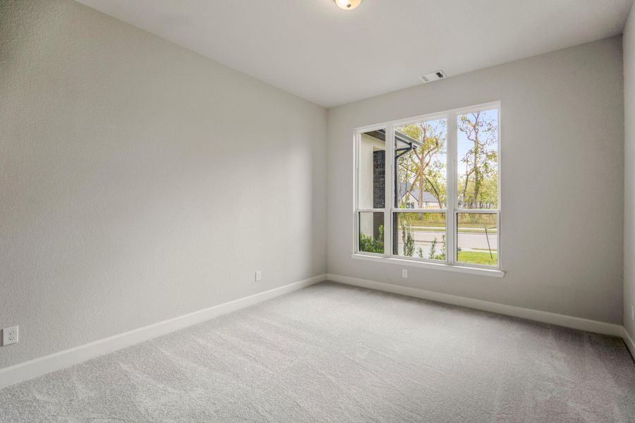 Spacious, unfurnished interior of a new home in Sienna 70' Lots, Missouri City (Image 46). Spacious, unfurnished interior of a new home in Sienna 70' Lots, Missouri City (Image 46).