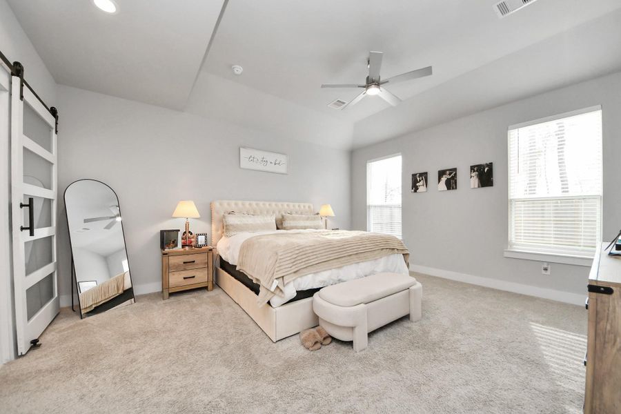 Furnished interior view inside a new home in , Conroe (Image 9).