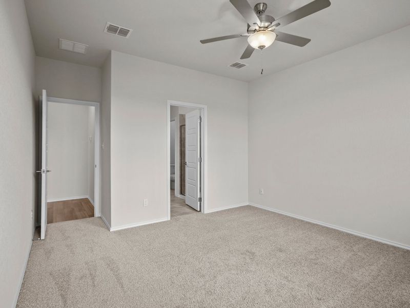 Spacious, unfurnished interior of a new home in Meadow Ridge Estates, Josephine (Image 22).