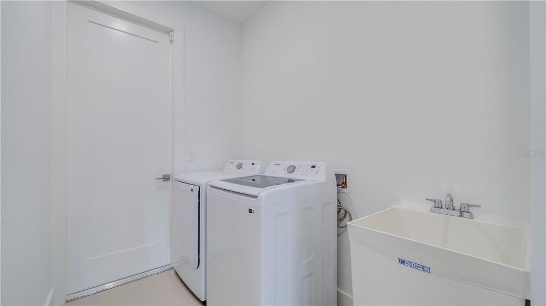 Close-up of interior finishes inside a home in , Lehigh Acres (Image 21).