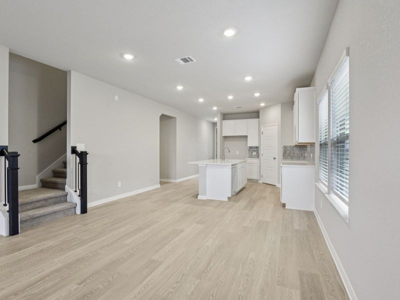 Spacious, unfurnished interior of a new home in Catalina, Converse (Image 14).