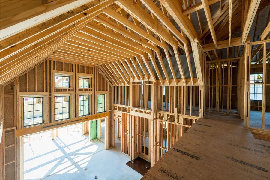 Before the finishes arrive, the architecture takes center stage. The rhythm of exposed framing and thoughtfully placed windows reveals a future living space filled with light, volume, and effortless flow.
