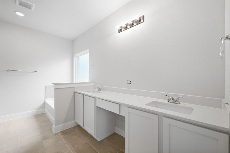 Furnished interior view inside a new home in Pecan Estates, Crosby (Image 13).