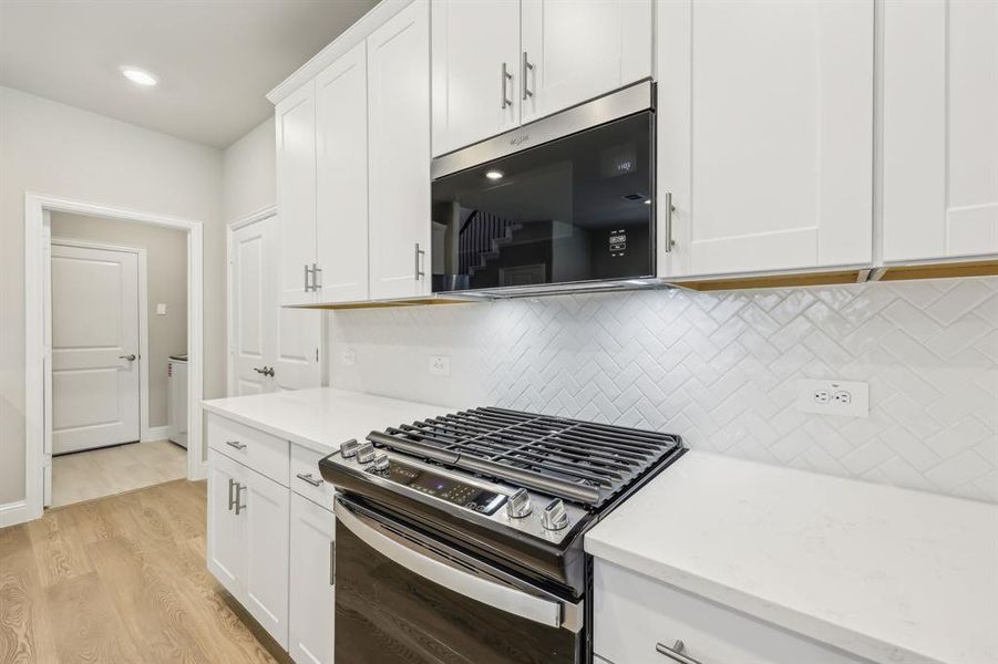 Photo is not of the actual home, but is an inspirational photo of builder’s model home and may depict options, furnishings, and/or decorator features that are not included. Photo is not of the actual home, but is an inspirational photo of builder’s model home and may depict options, furnishings, and/or decorator features that are not included.