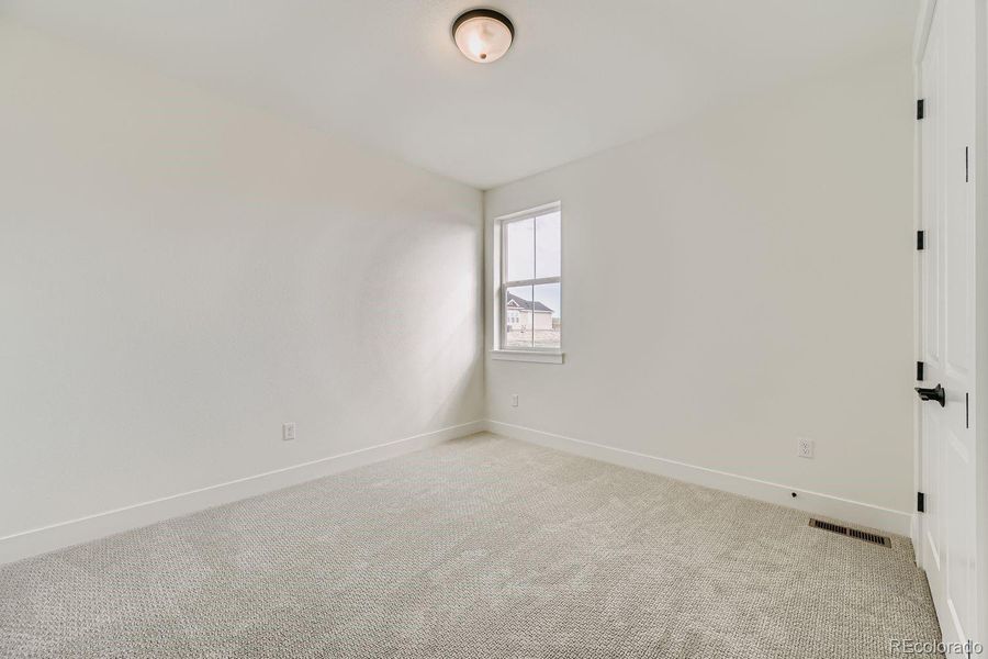 Spacious, unfurnished interior of a new home in Timber Ridge, Colorado Springs (Image 14).