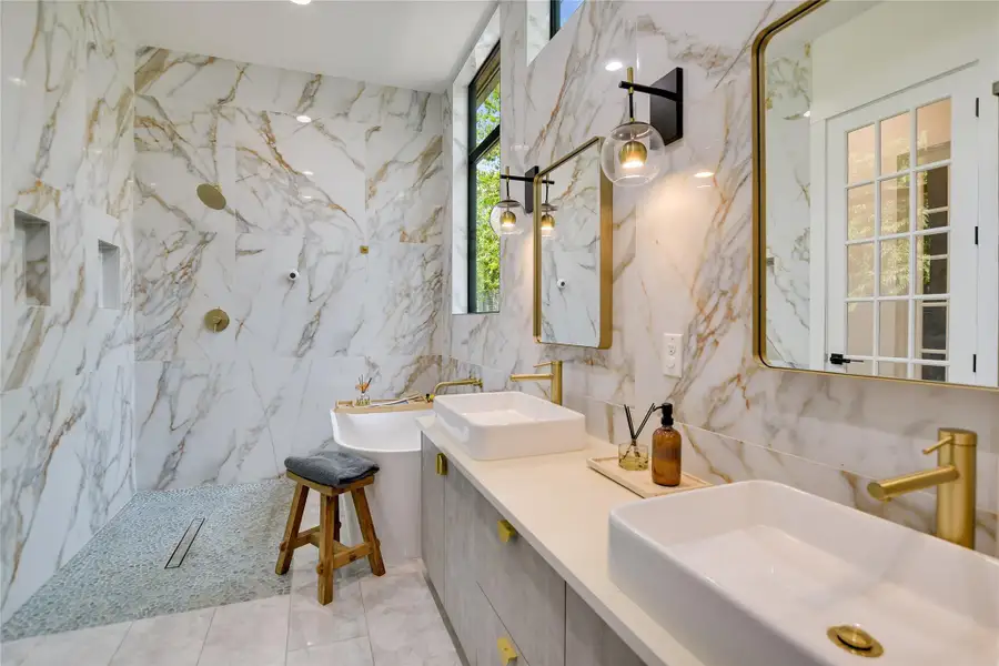 Furnished interior view inside a new home in , Austin (Image 7).