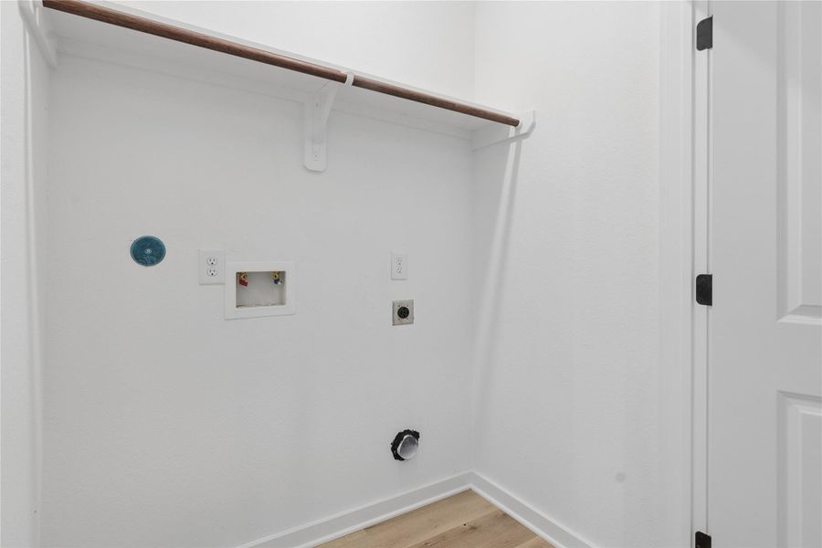 Spacious, unfurnished interior of a new home in , Houston (Image 24).