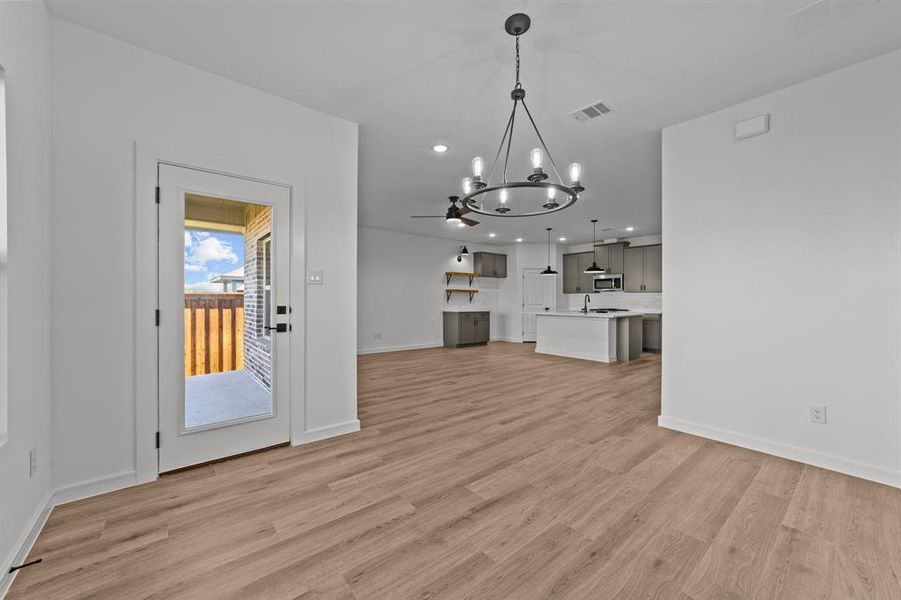 Spacious, unfurnished interior of a new home in Caldwell Lakes, Dallas (Image 17). Spacious, unfurnished interior of a new home in Caldwell Lakes, Dallas (Image 17).