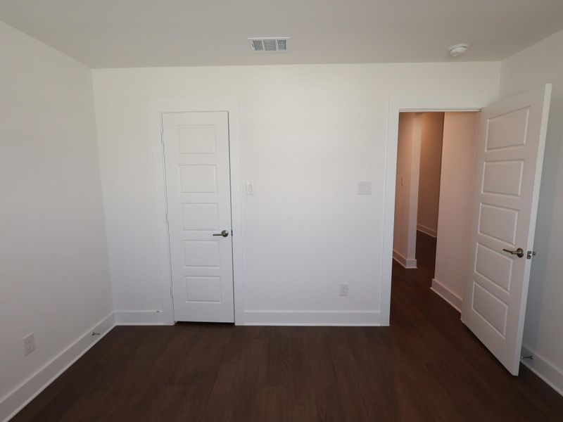 Spacious, unfurnished interior of a new home in Lago Mar, Santa Fe (Image 17).