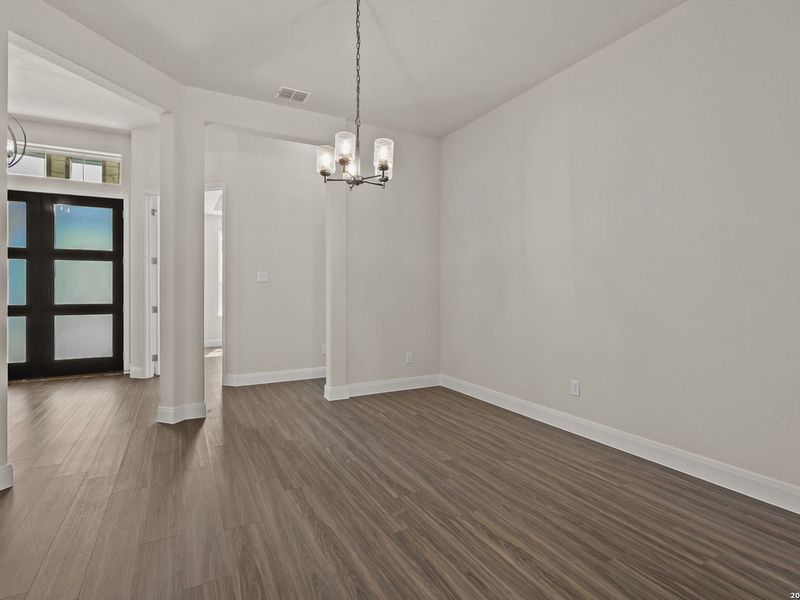 Spacious, unfurnished interior of a new home in Potranco Oaks, Castroville (Image 37).