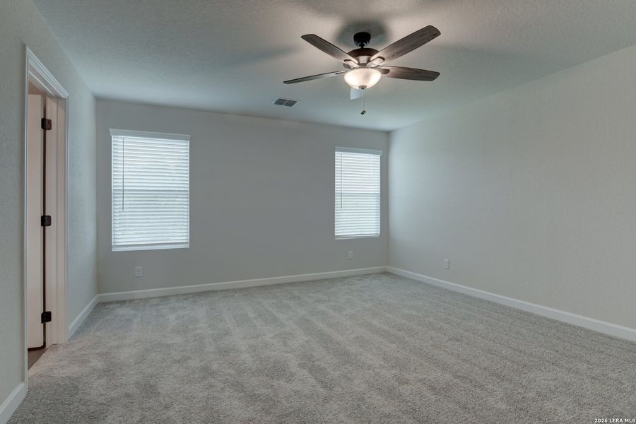 Spacious, unfurnished interior of a new home in Saddlebrook Ranch, Schertz (Image 23).