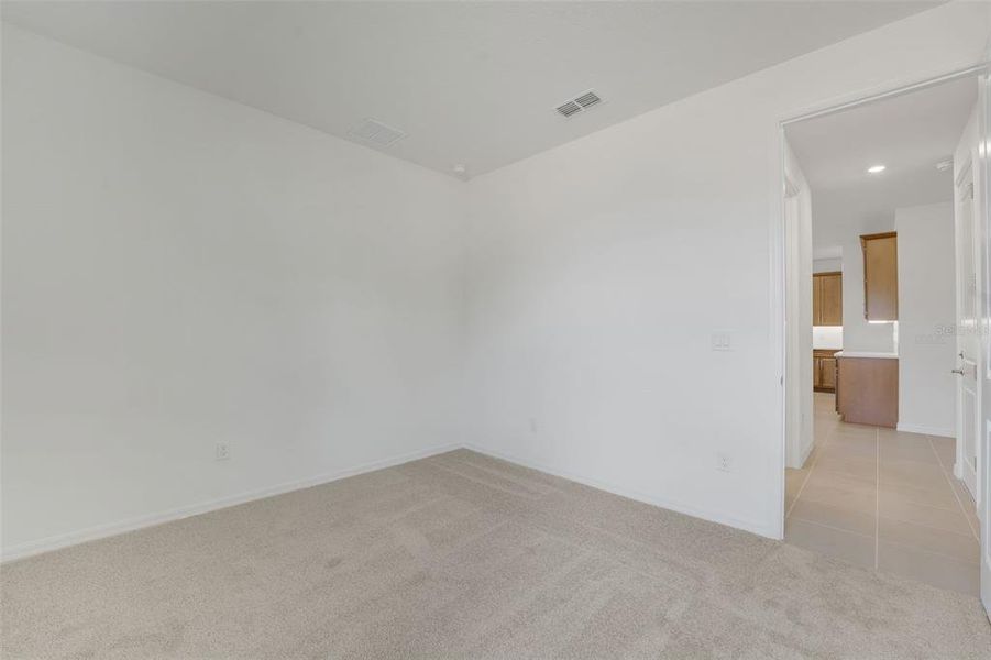 Spacious, unfurnished interior of a new home in Tuscan Hills, Dade City (Image 24).