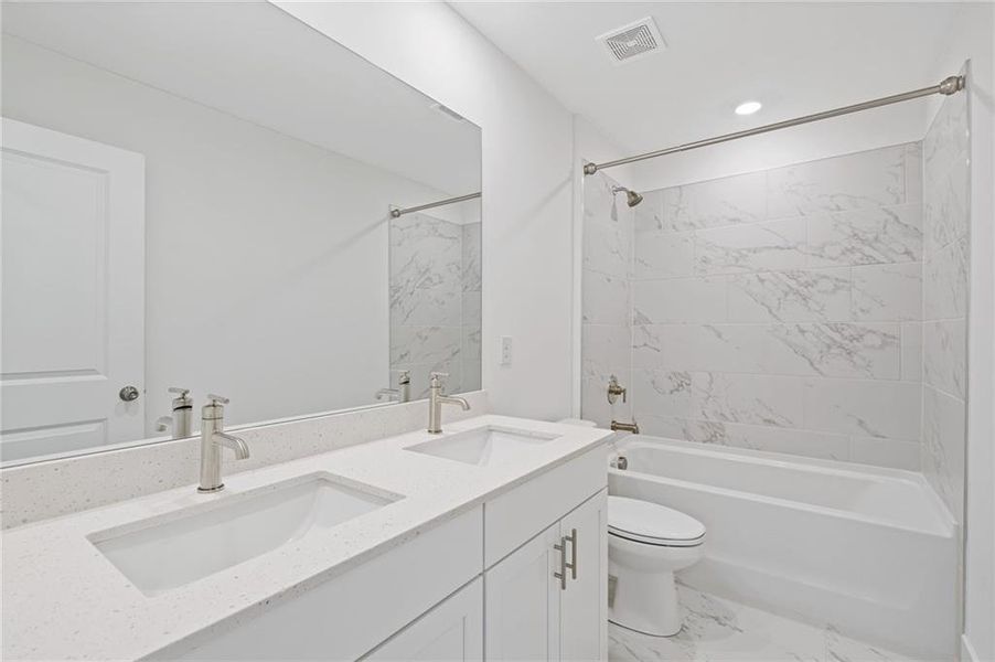 Furnished interior view inside a new home in , Dallas (Image 38).