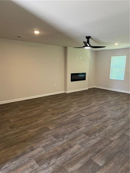 Spacious, unfurnished interior of a new home in Crossvine Village, LaGrange (Image 9).