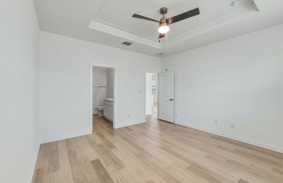 Spacious, unfurnished interior of a new home in Sunfield, Buda (Image 15). Spacious, unfurnished interior of a new home in Sunfield, Buda (Image 15).