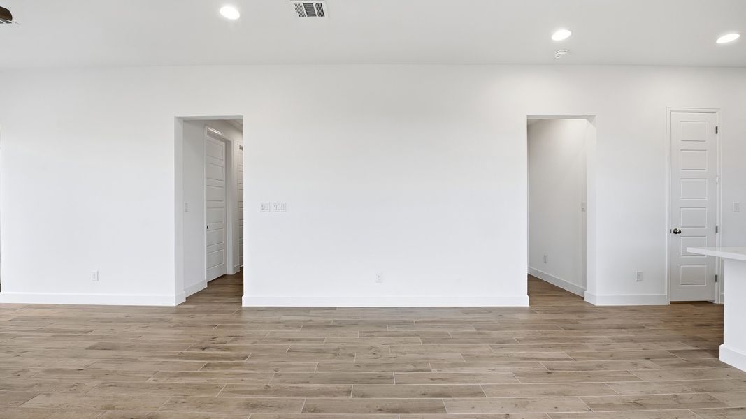 Spacious, unfurnished interior of a new home in Meraki, Forney (Image 14).