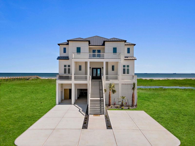 An Heirloom Estate! A Beachhome to be proud of! An Heirloom Estate! A Beachhome to be proud of!