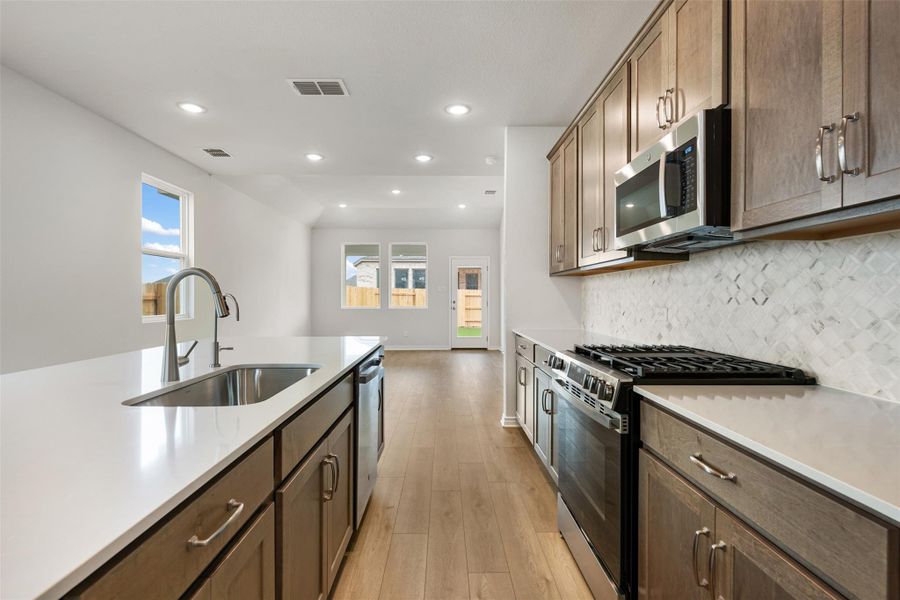 Representative images and renderings are for illustrative purposes. Actual structural options and design finishes of home may vary. Representative images and renderings are for illustrative purposes. Actual structural options and design finishes of home may vary.