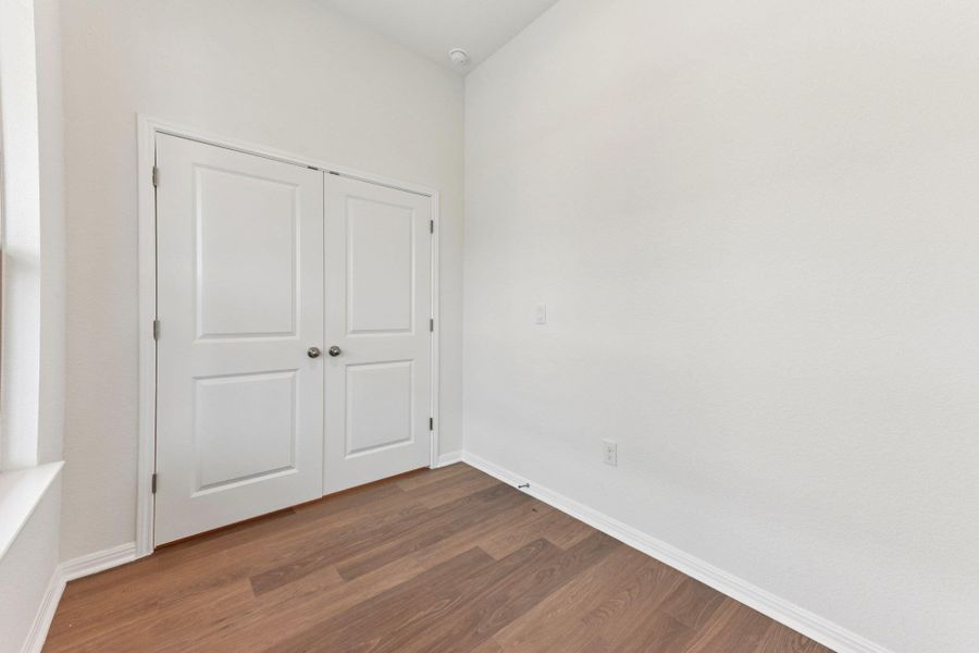 Not the actual home. Representative photo of a completed home of the same plan. Features will vary. Please confirm details with the New Home Consultant