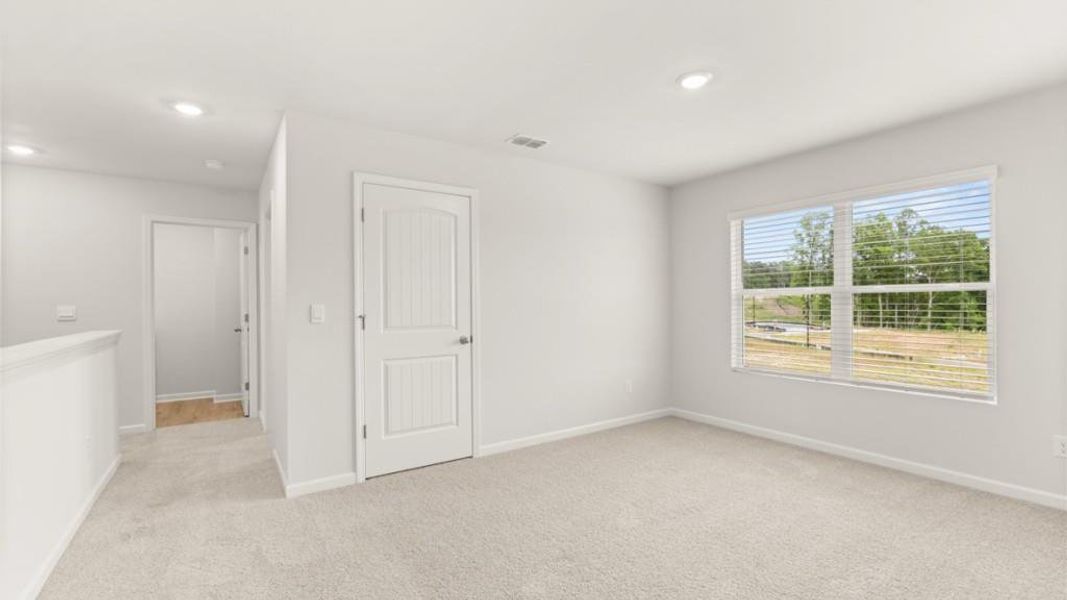 Spacious, unfurnished interior of a new home in Sheffield Highlands, Dallas (Image 20). Spacious, unfurnished interior of a new home in Sheffield Highlands, Dallas (Image 20).