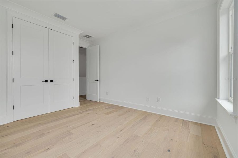 Spacious, unfurnished interior of a new home in , St. Petersburg (Image 44).