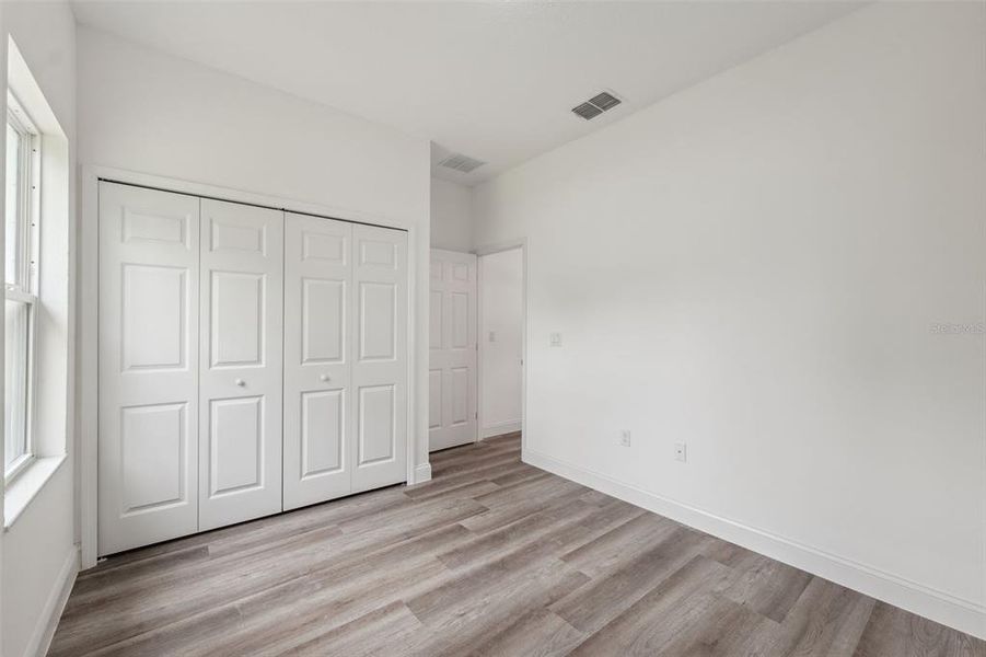 Spacious, unfurnished interior of a new home in , Ocala (Image 15).