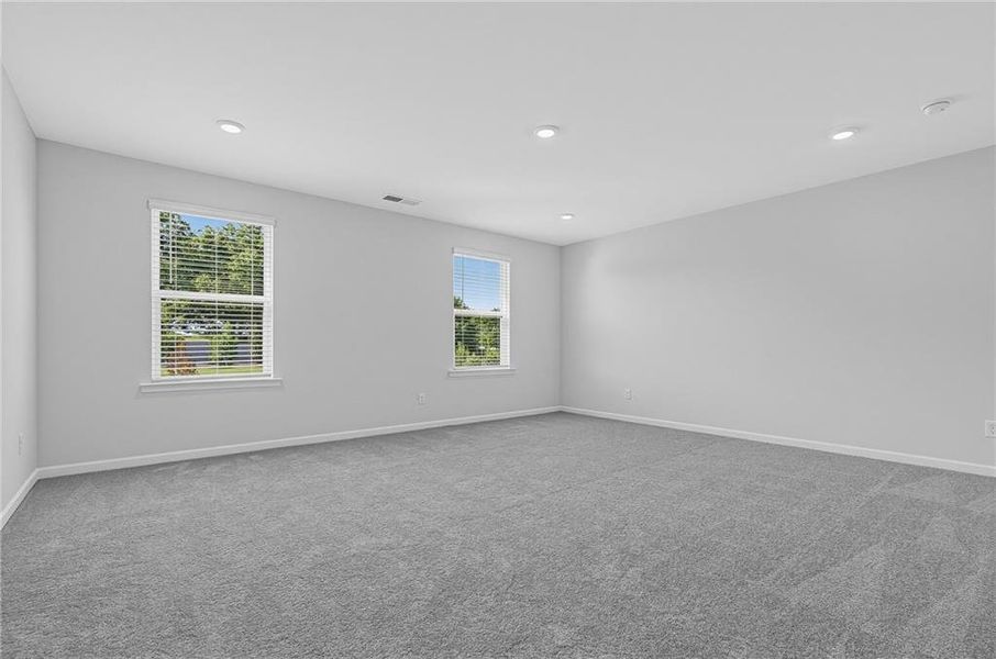 Spacious, unfurnished interior of a new home in , Bethlehem (Image 16).