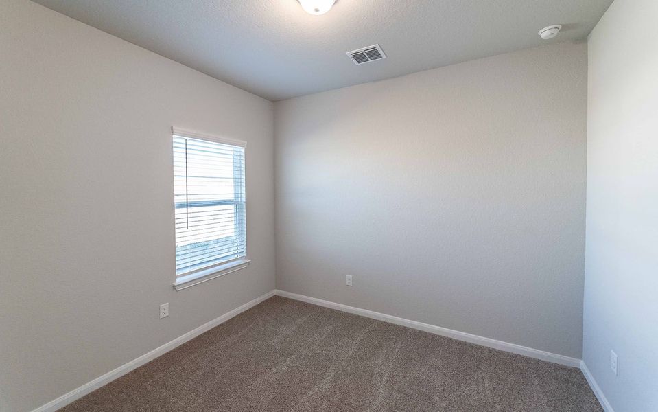 Spacious, unfurnished interior of a new home in Swenson Heights, Seguin (Image 11).