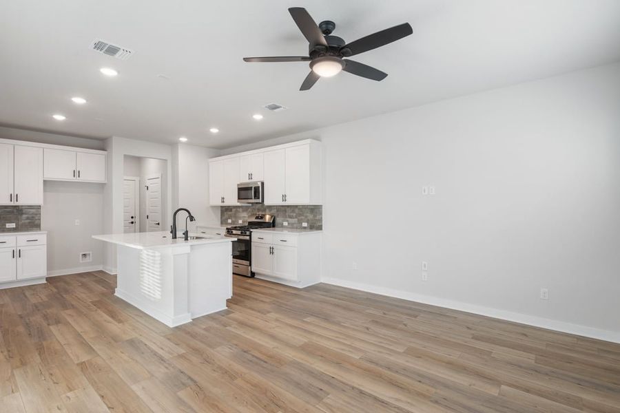 Furnished interior view inside a new home in Union Collection at Park Central, Georgetown (Image 16). Furnished interior view inside a new home in Union Collection at Park Central, Georgetown (Image 16).