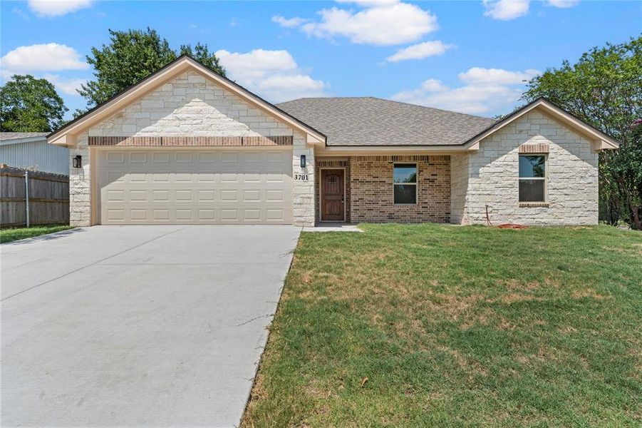 Front exterior of a new home in , Waco, TX, highlighting curb appeal (Image 2). Front exterior of a new home in , Waco, TX, highlighting curb appeal (Image 2).