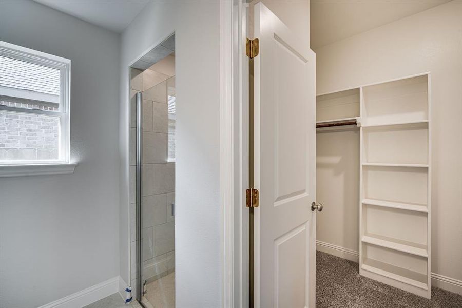 Spacious, unfurnished interior of a new home in , Corsicana (Image 12).