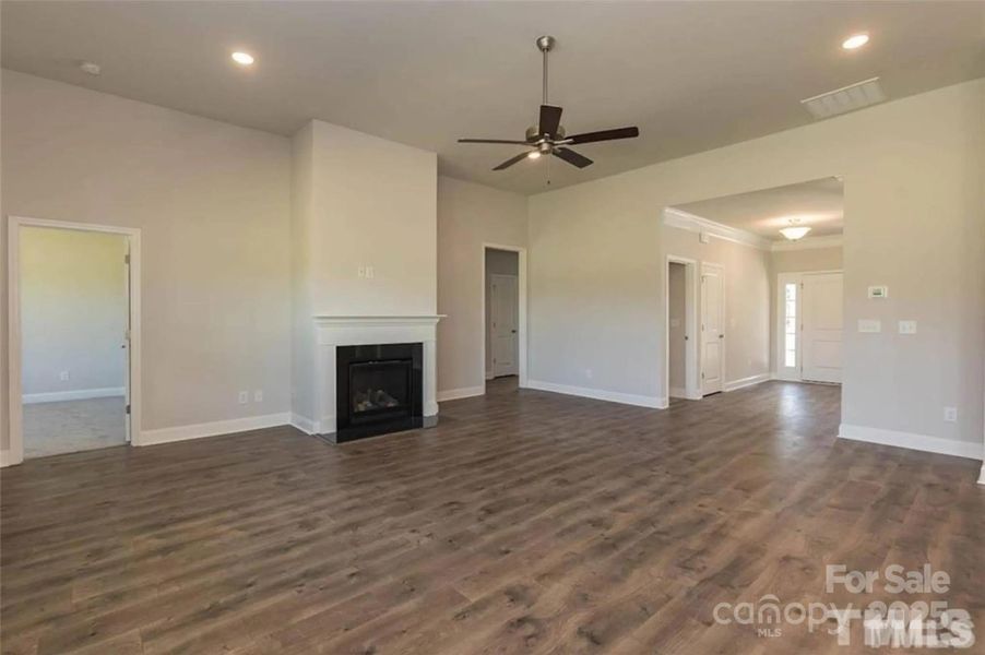 Spacious, unfurnished interior of a new home in Swann Hills, Statesville (Image 16).