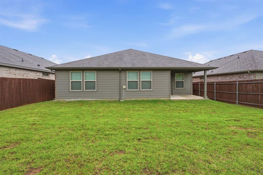 Exterior details and patio area of a home in , Fort Worth (Image 3).