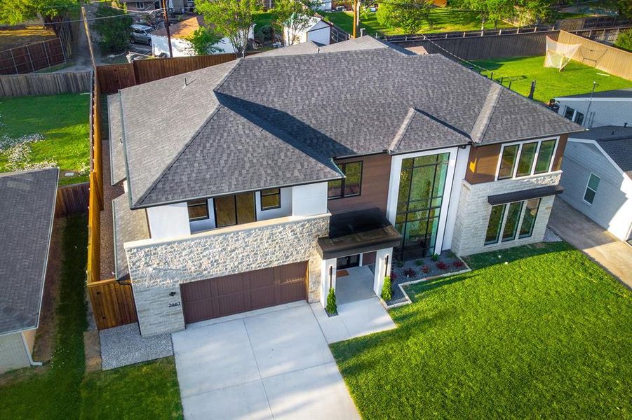 Exterior details and patio area of a home in , Dallas (Image 26).