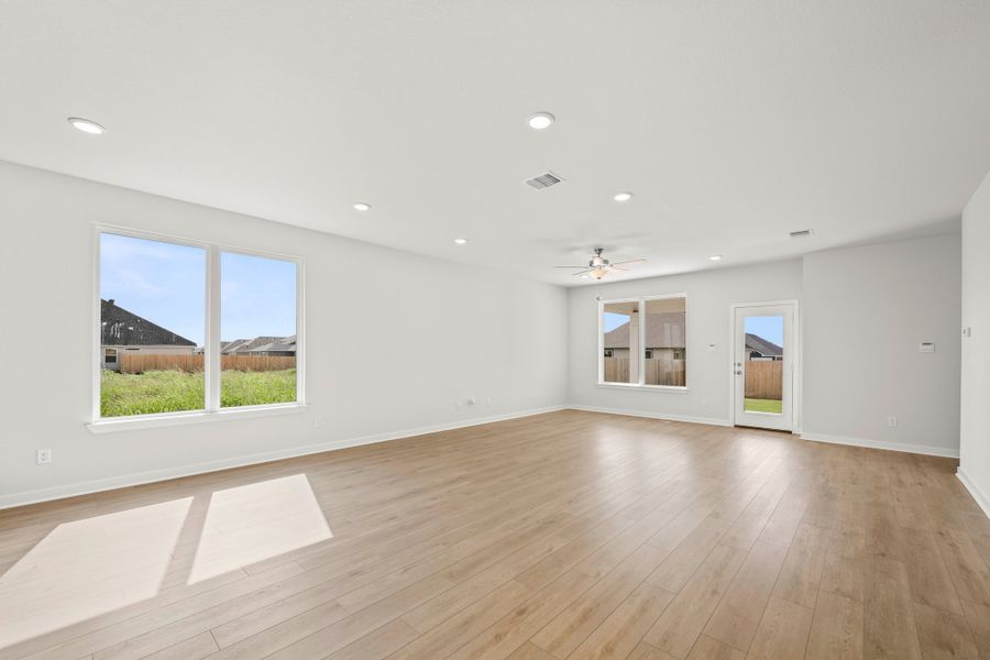 Spacious, unfurnished interior of a new home in Hartrick Ranch, Temple (Image 9). Spacious, unfurnished interior of a new home in Hartrick Ranch, Temple (Image 9).