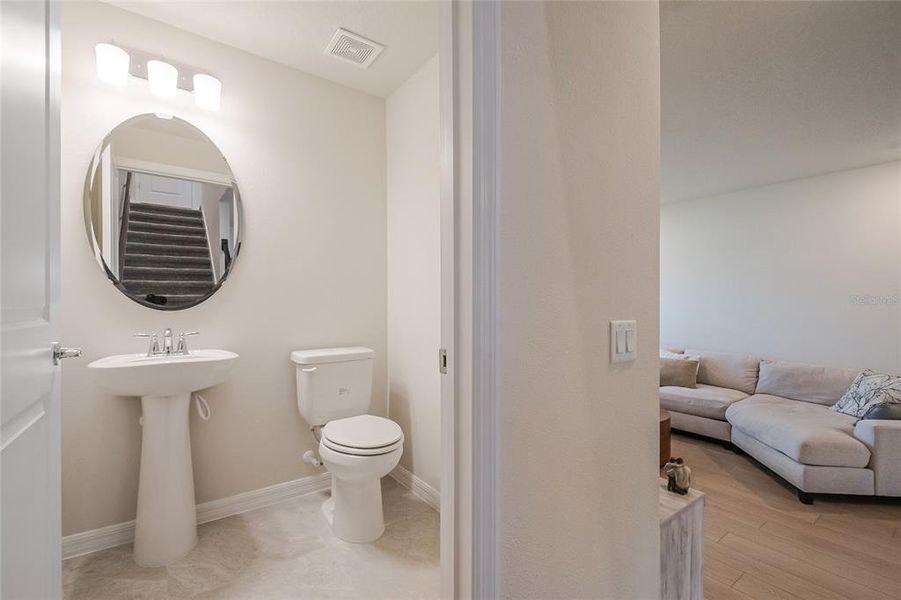 Furnished interior view inside a new home in , Orlando (Image 12).