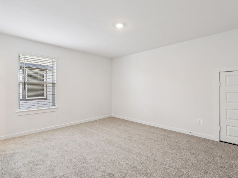 Spacious, unfurnished interior of a new home in Kingdom Heights, Rosenberg (Image 17).