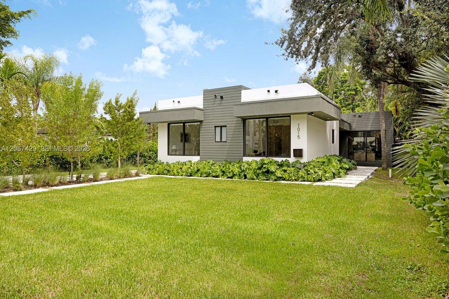 Exterior details and patio area of a home in , Biscayne Park (Image 27). Exterior details and patio area of a home in , Biscayne Park (Image 27).