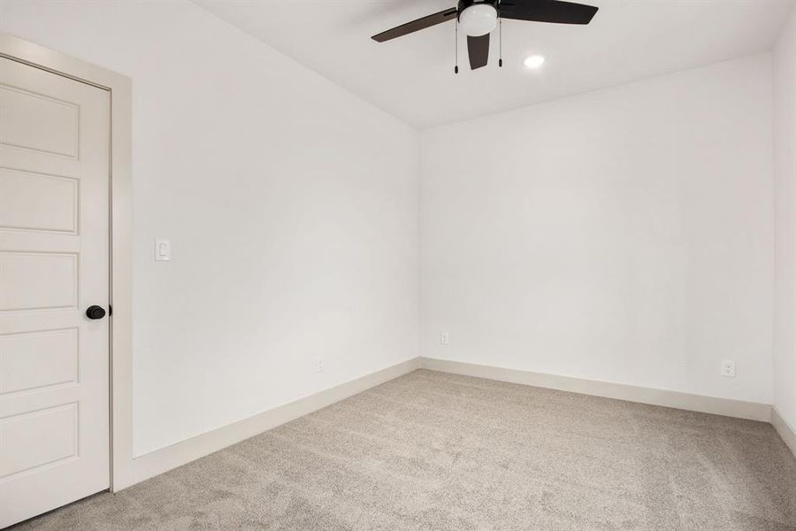 Spacious, unfurnished interior of a new home in Canyon Creek, Granbury (Image 18). Spacious, unfurnished interior of a new home in Canyon Creek, Granbury (Image 18).